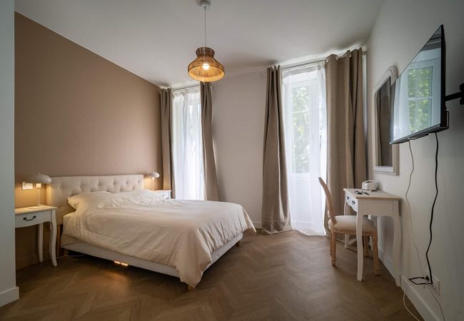 Chambre privative adaptée — maison Senioryta Tournon