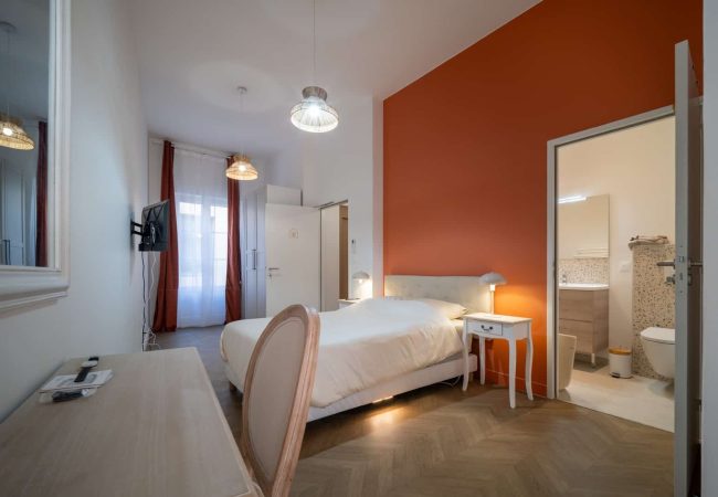 Chambre privative adaptée — maison Senioryta Tournon